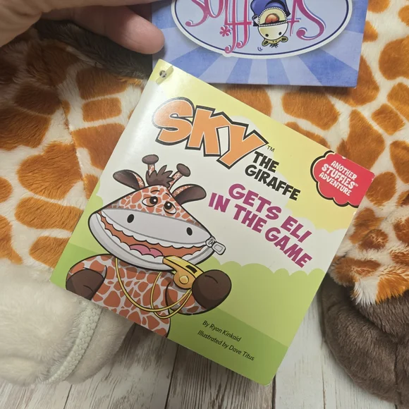 Stuffies Sky The Giraffe Plush 2013 NWT Zipper Mouth Pocket Stuffed Animal Toy - Picture 4 of 12